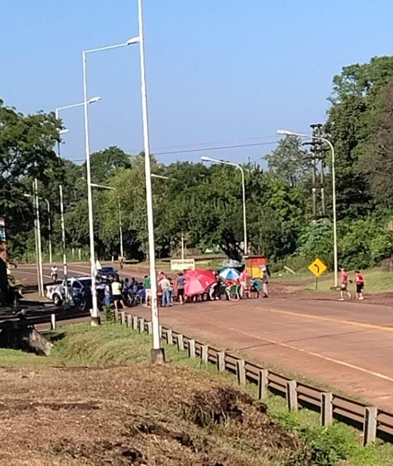 Corte total de la Ruta Nacional 12 por una protesta docente en Mont ...