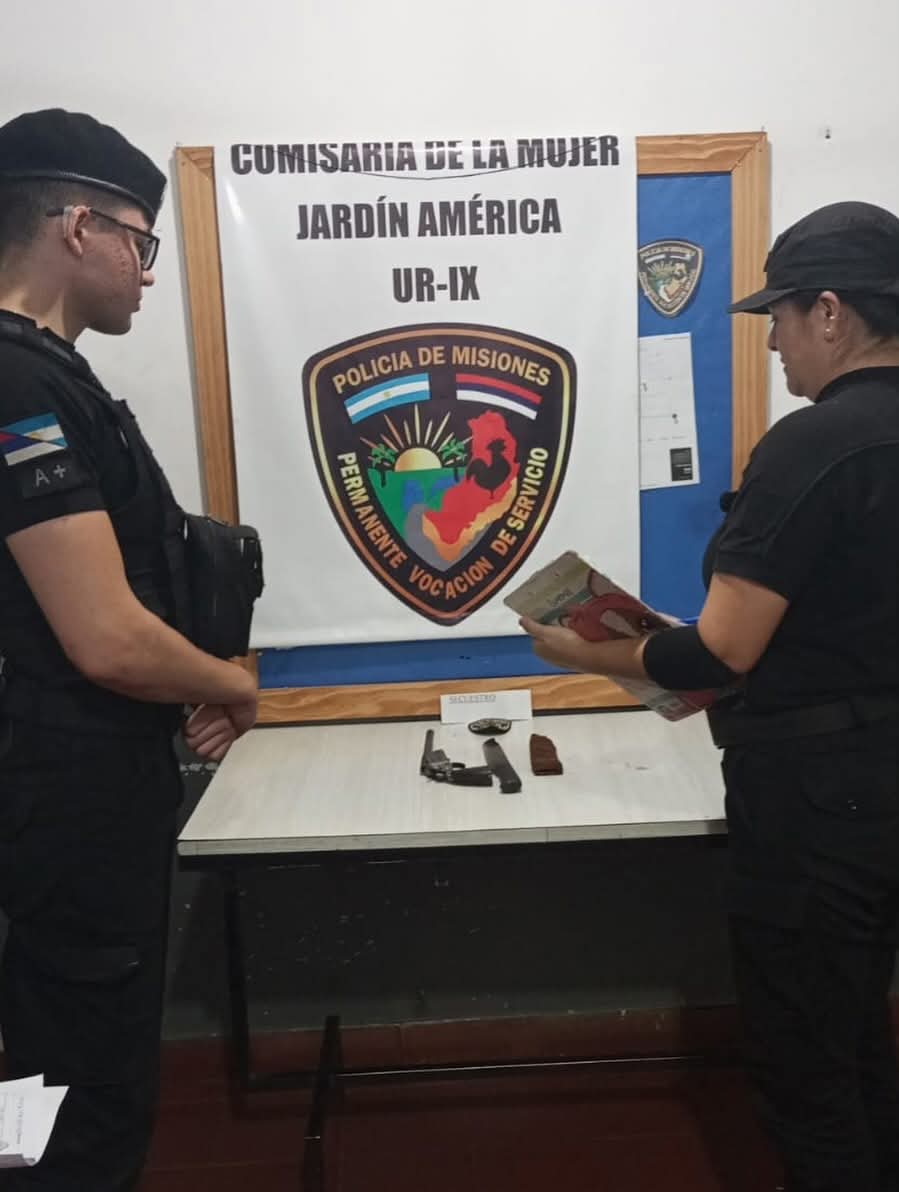 Amenazó a su pareja y a sus hijos con un arma casera y fue detenido en Jardín América 2