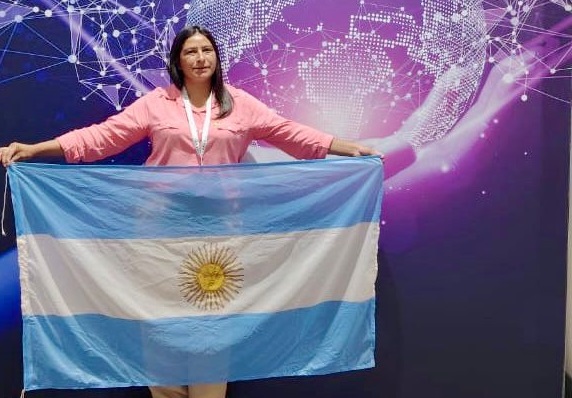 Gloria Cisneros tras el Global Teacher Prize en Dubai: “Compartimos experiencias con docentes de todo el mundo”