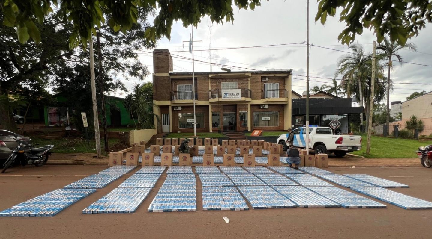 Prefectura incautó un cargamento de cigarrillos valuado en más de 53 millones de pesos 2