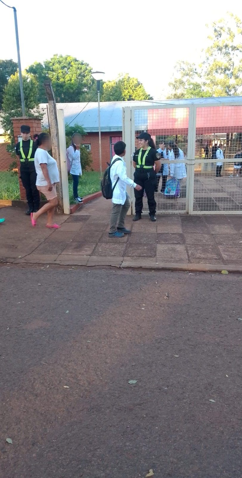 Arrancaron las clases y la Policía activó un operativo especial de seguridad en escuelas de toda Misiones 3