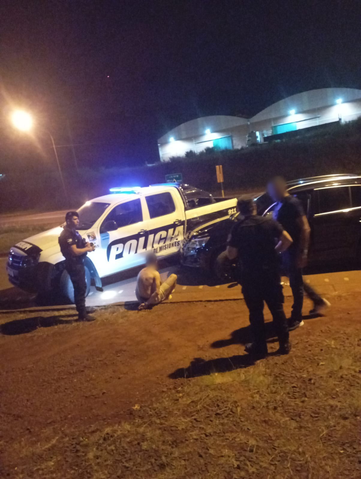 Amenazó a una vecina, huyó en su auto y terminó detenido tras chocar un patrullero en Oberá 2