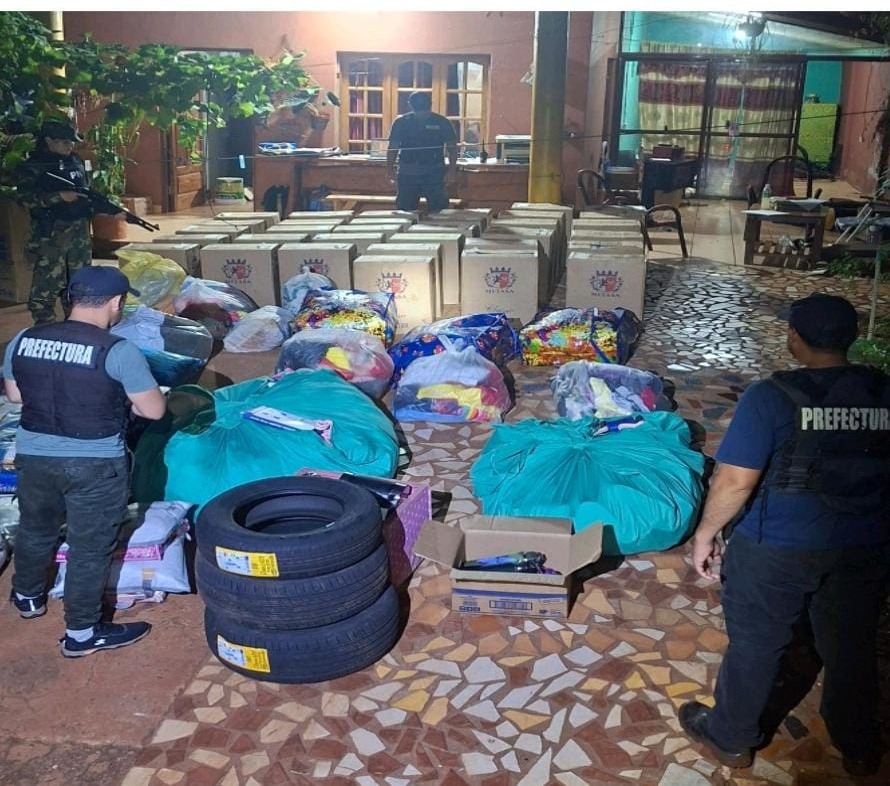 Allanamientos en Misiones: Prefectura desarticuló depósitos de mercadería ilegal y detuvo a cuatro personas 2