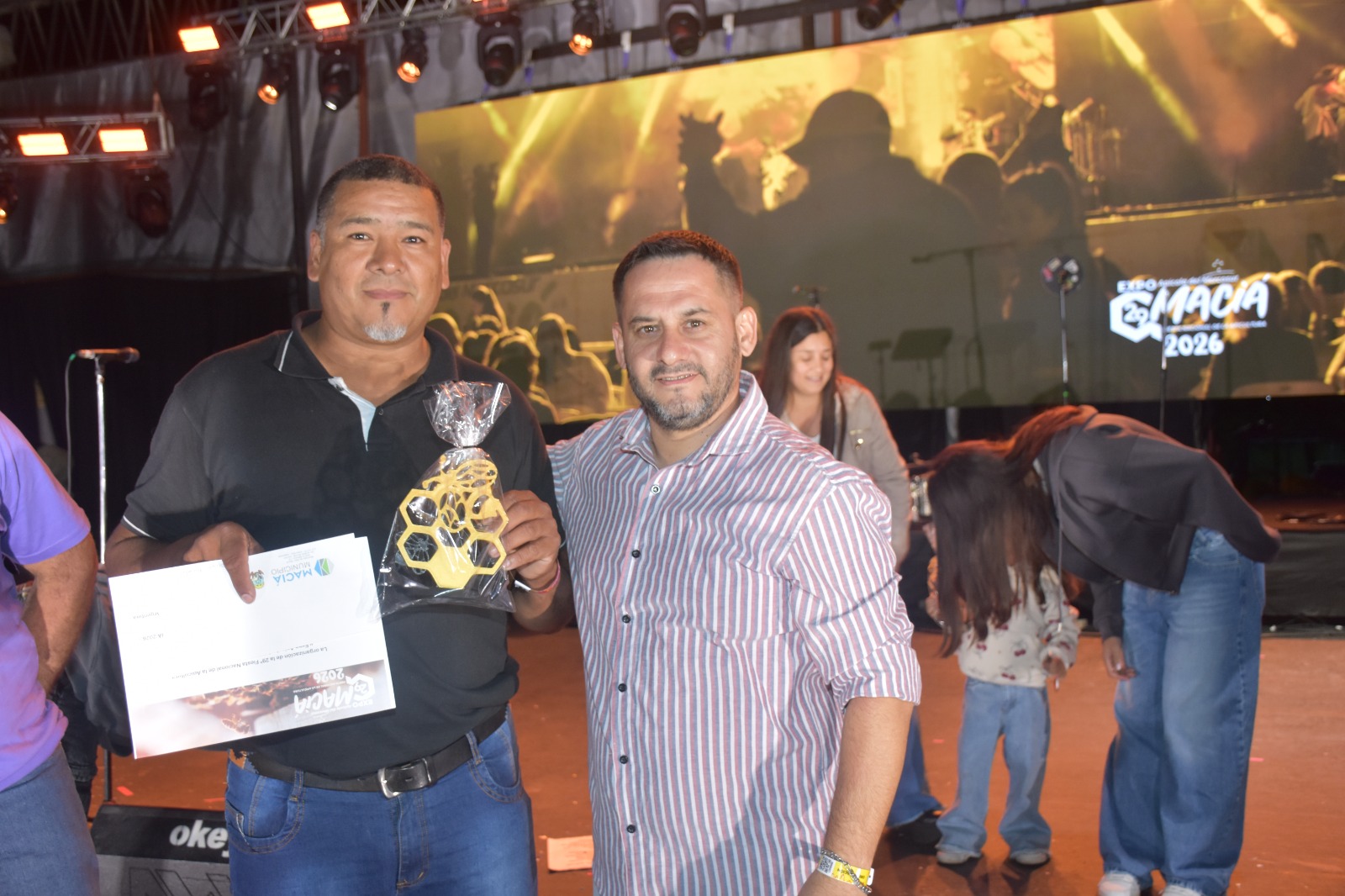 Eldorado: Diego Rivaldi obtuvo el segundo puesto en mieles ámbar oscuro en la Expo Maciá 2026