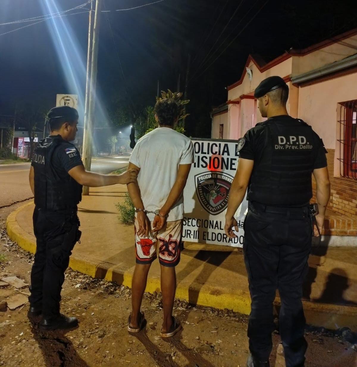 Eldorado: detuvieron a un joven por violar nuevamente una restricción y amenazar a su vecino