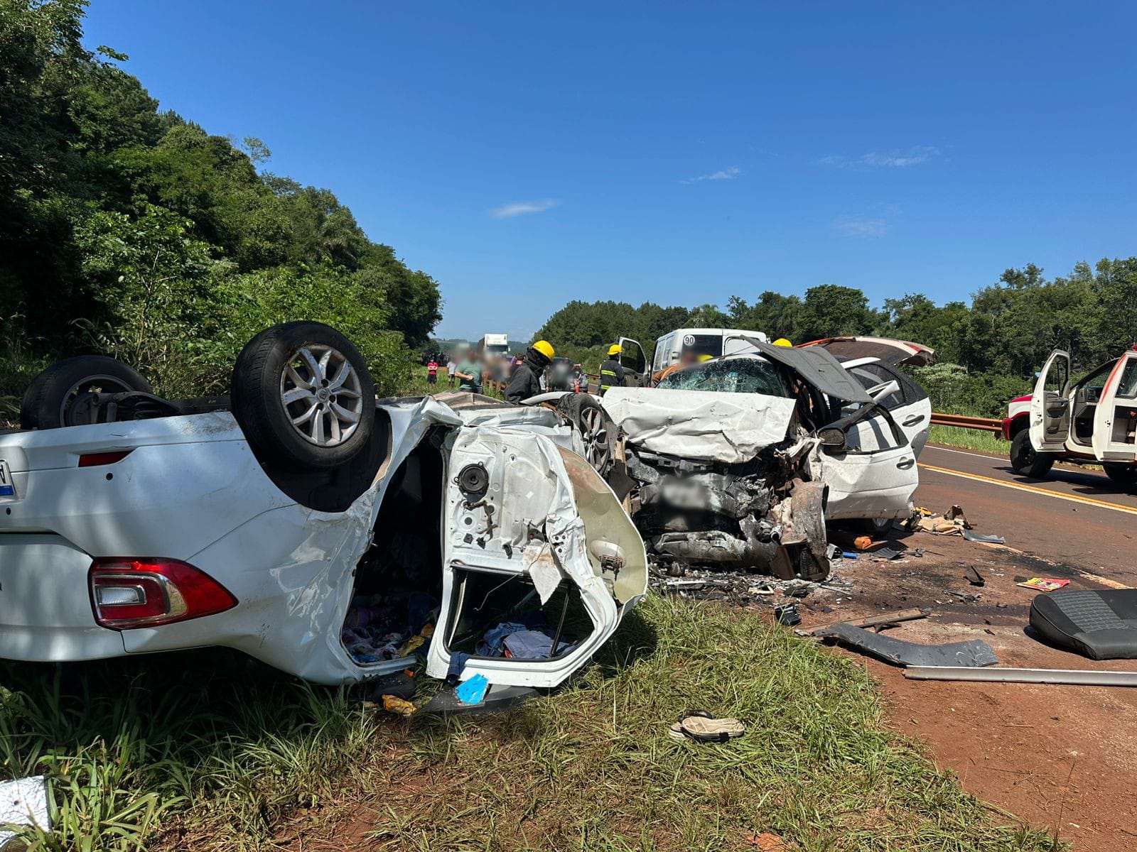 Tragedia en la Ruta 12: una mujer murió y varios heridos tras un choque en Puerto Esperanza