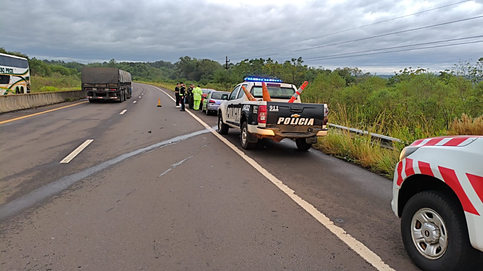 Un automovilista despistó en la Ruta 12 en Santa Ana 2