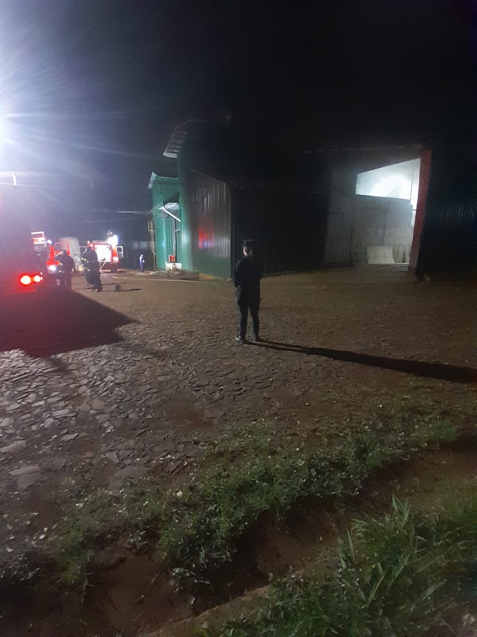 Incendio en un secadero de yerba en Montecarlo: un trabajador resultó herido 2