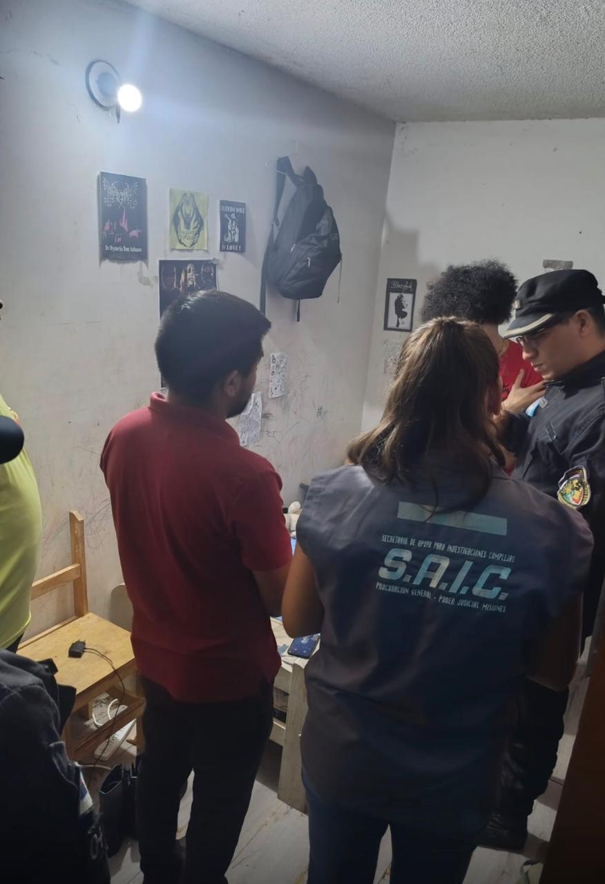 Alarma en Misiones por amenazas en escuelas: secuestraron celulares en Posadas 3