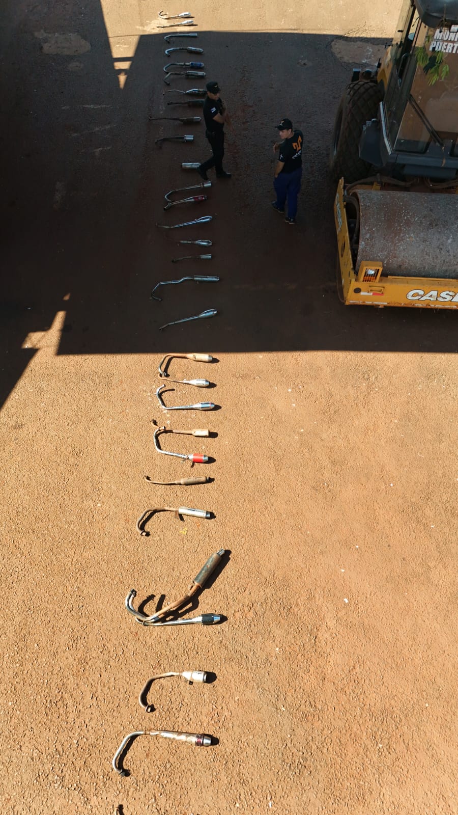 Menos ruidos molestos en los barrios: destruyeron 32 escapes ilegales en Puerto Esperanza 4