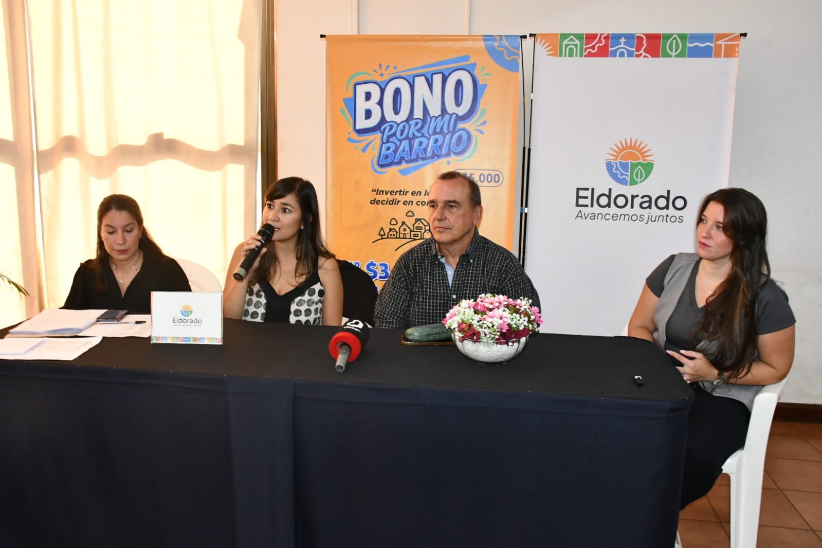 Comenzó la entrega de bonos del programa “Por mi Barrio” en Eldorado 4