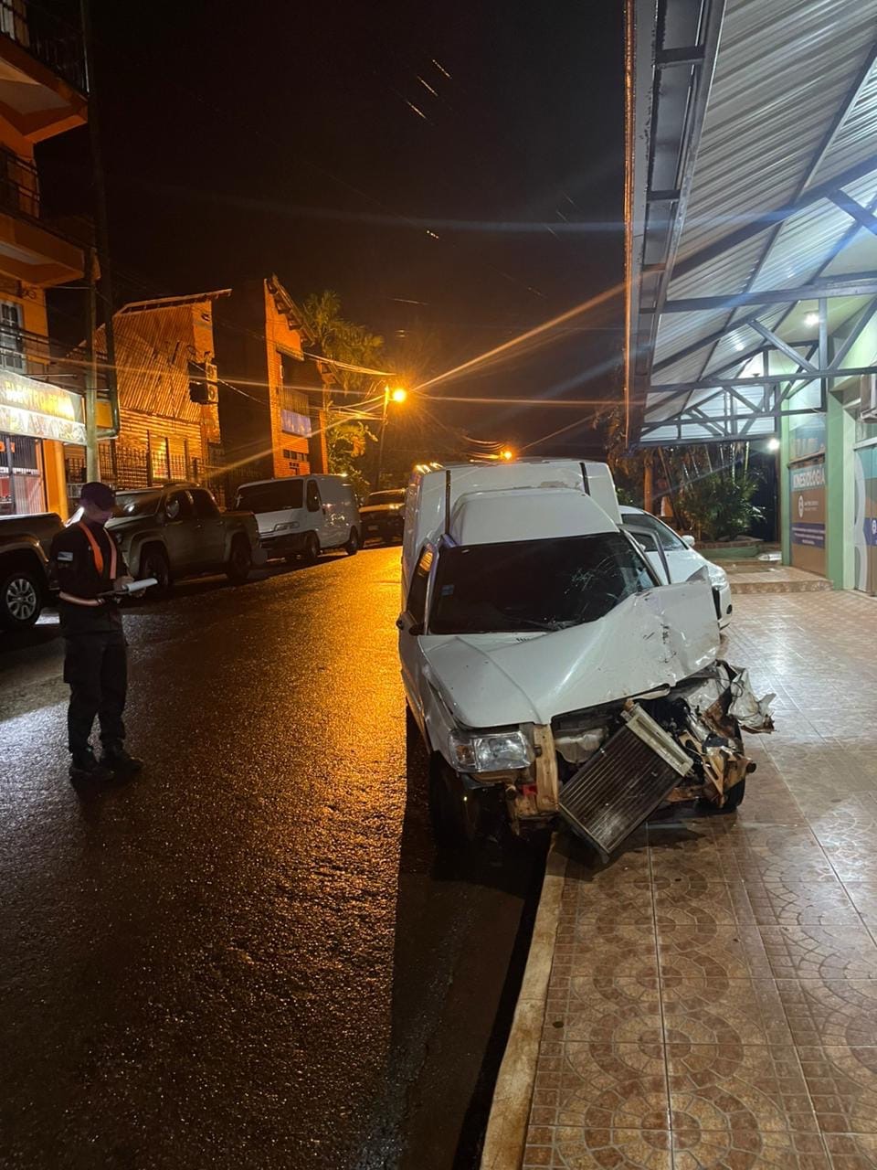 San Vicente: chocó, dejó a su acompañante herido y huyó, es intensamente buscado 2