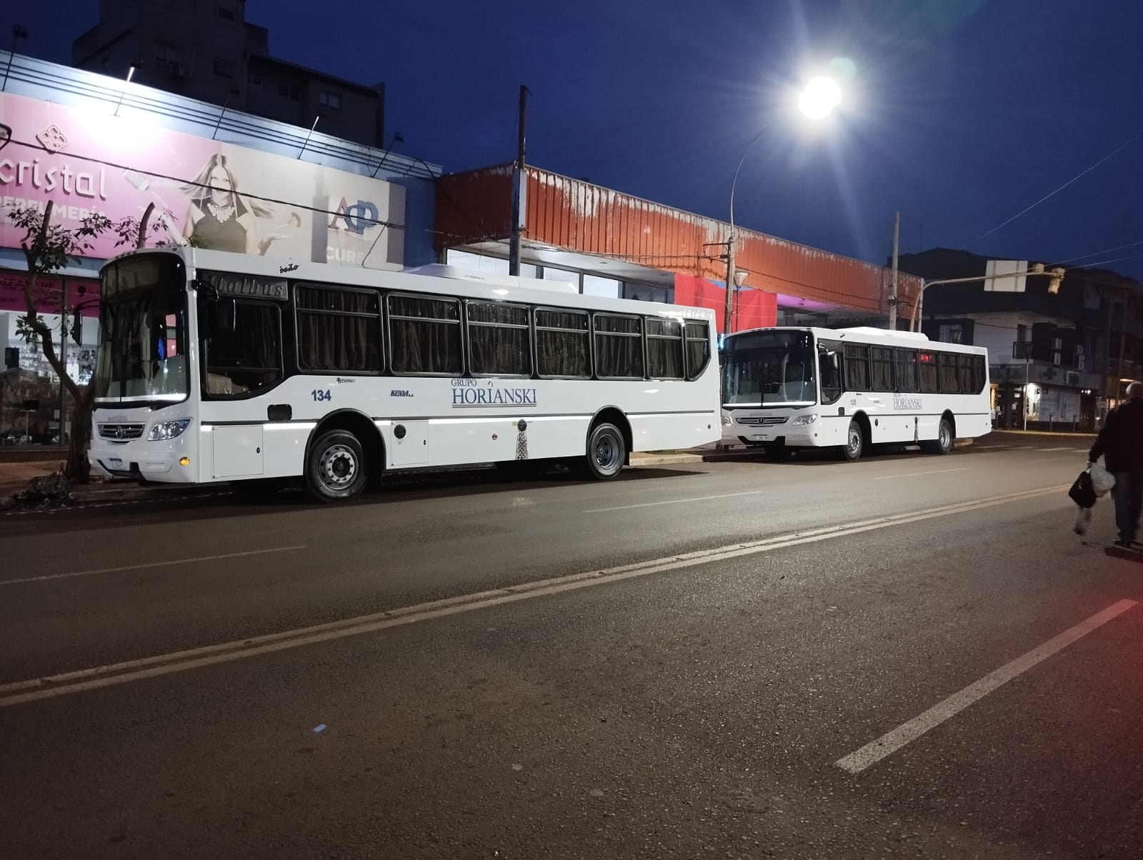 Kenia presenta 10 nuevas unidades del transporte urbano en Eldorado 3