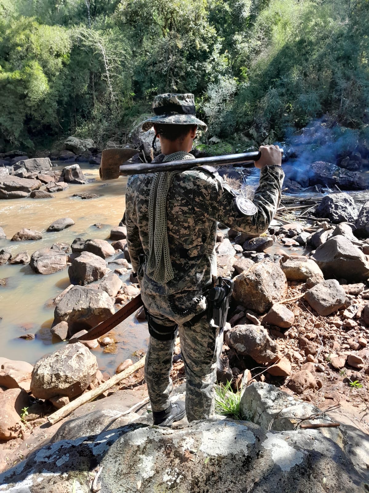 Campo Ramón: desmantelaron trampas de pesca ilegal y liberaron el cauce del arroyo 2
