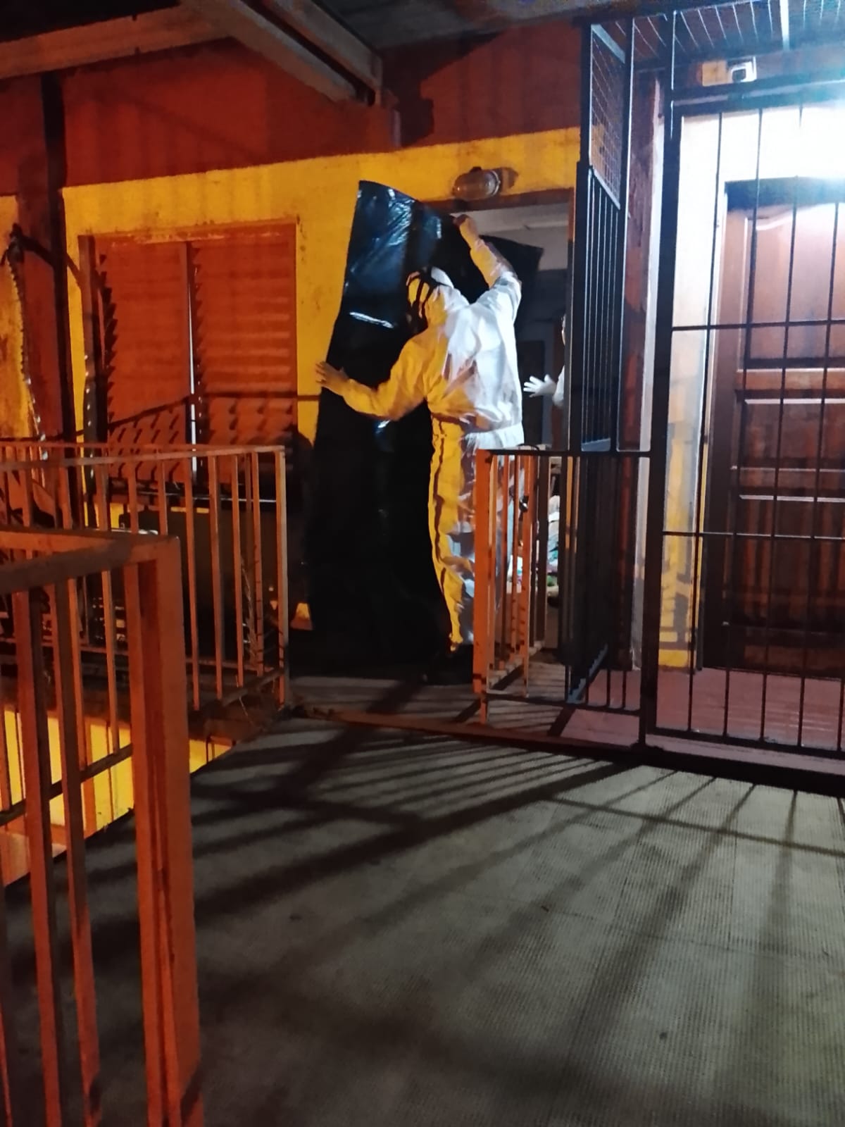 Hallaron un cuerpo en descomposición en un departamento de Posadas 2