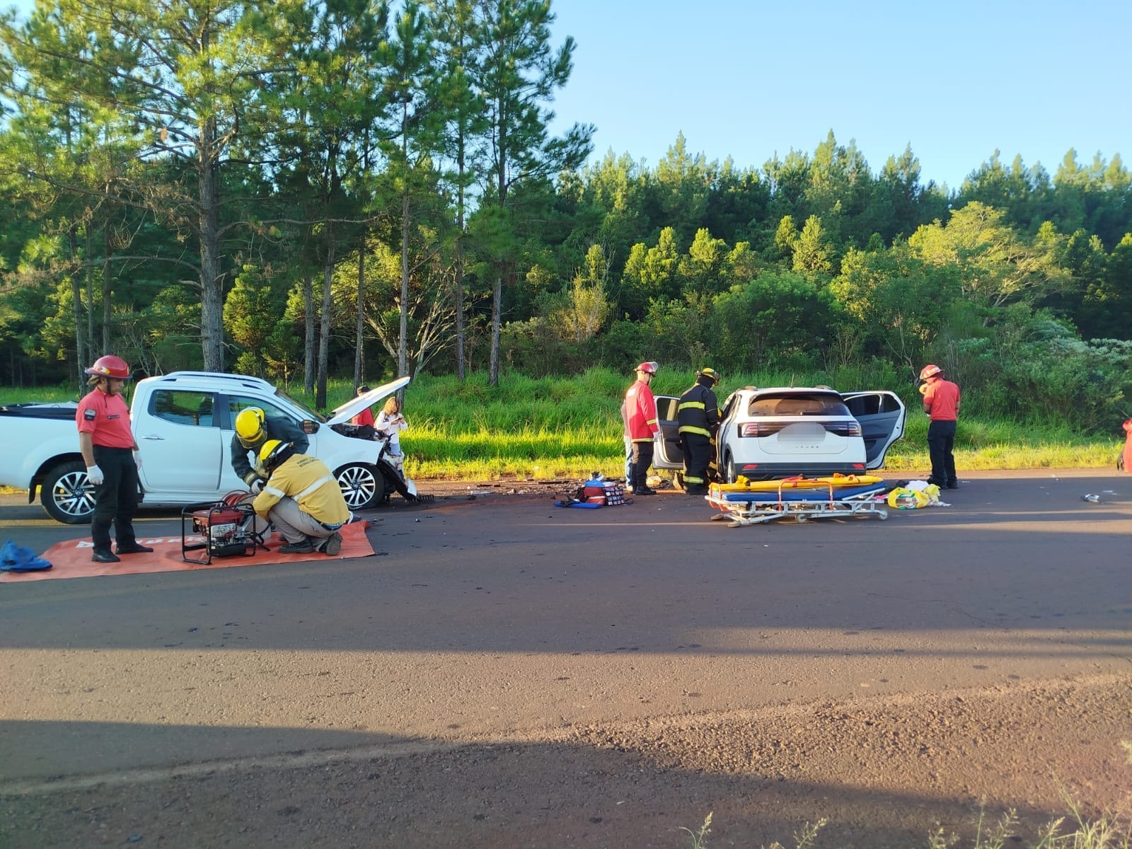 Choque en Santa Ana: dos mujeres resultaron heridas tras colisión entre una camioneta y un auto 2
