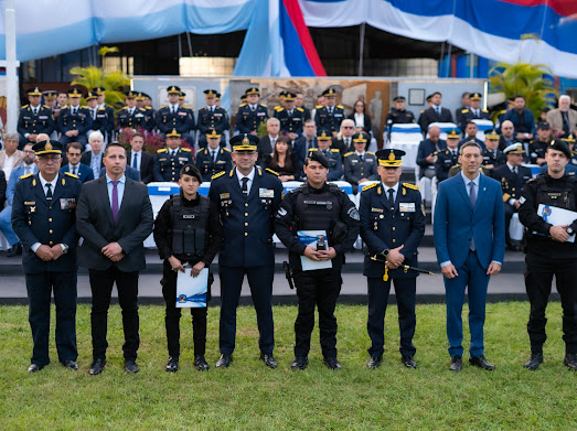 Con reconocimientos, mensaje institucional y desfile, la Policía finalizó sus actividades por su 170° aniversario 3