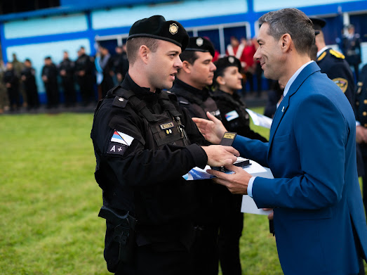 Con reconocimientos, mensaje institucional y desfile, la Policía finalizó sus actividades por su 170° aniversario 4