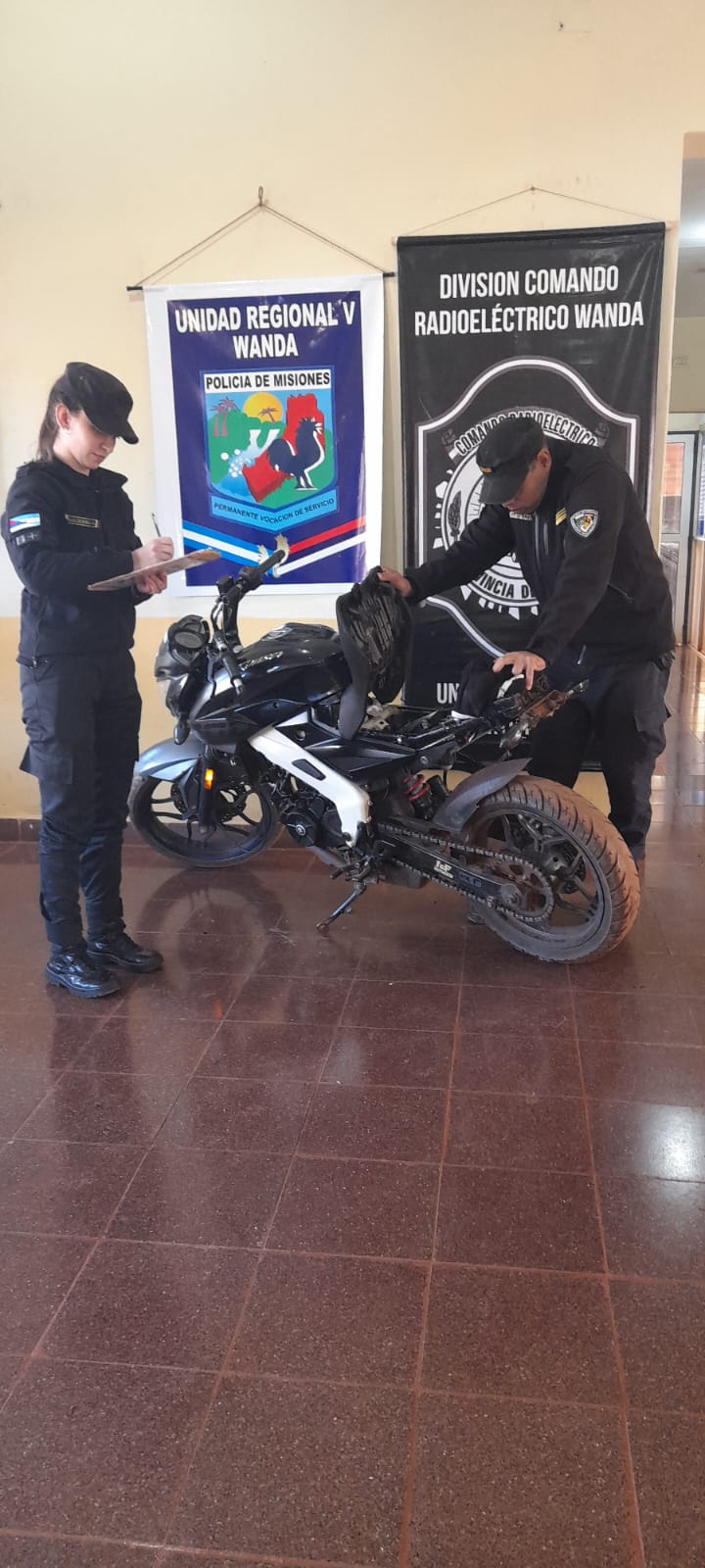 Pactó una compra por redes sociales y terminó asaltado: investigan una posible red de motos robadas en Wanda 2