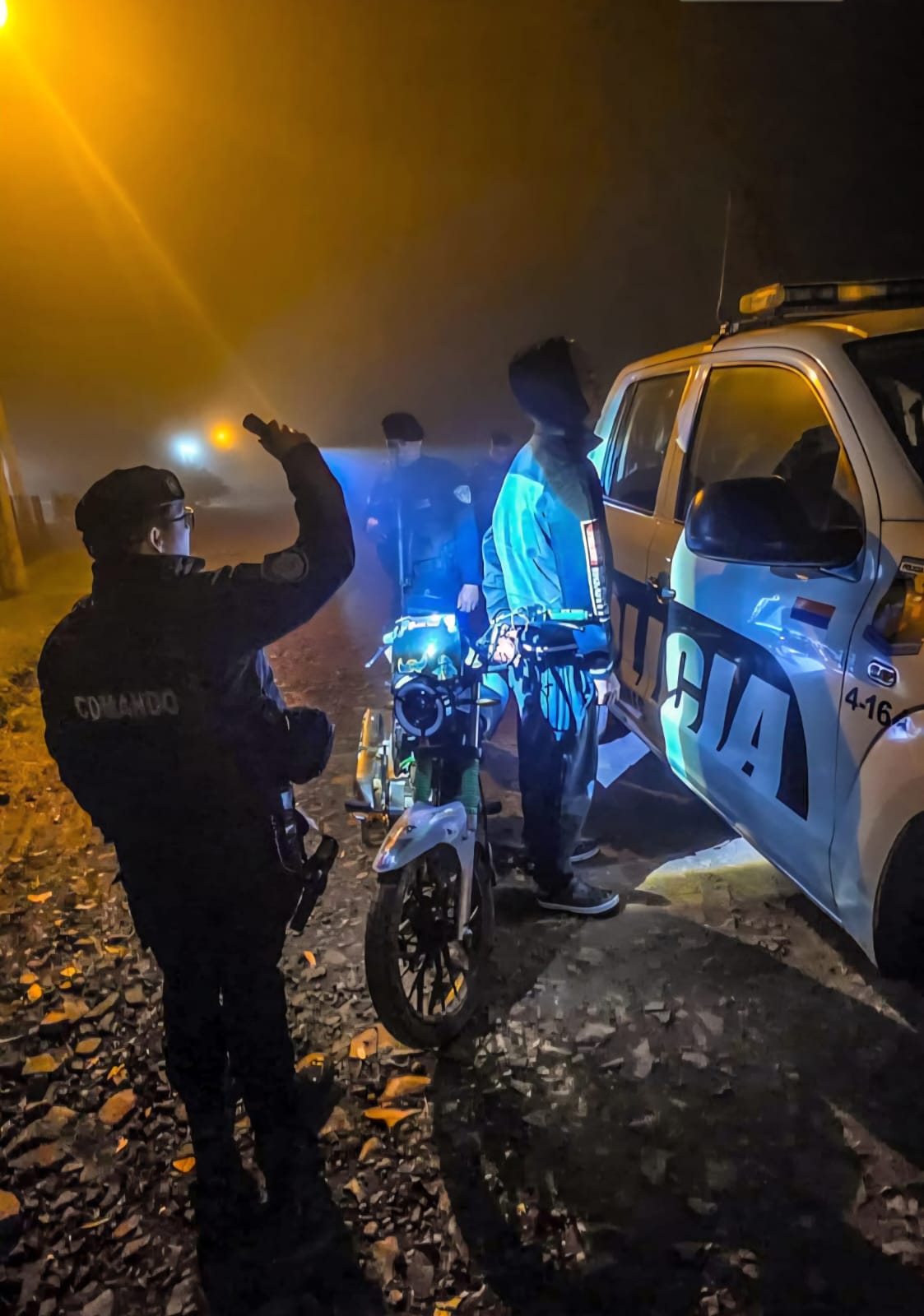 Hacía “willy” con la moto, insultaba a policías y escapaba de controles en Eldorado: terminó demorado 3