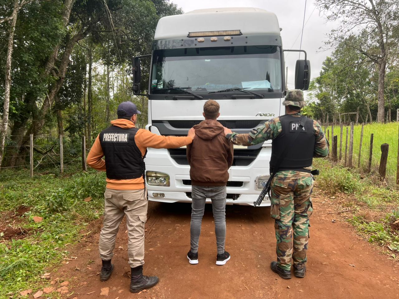 Incautaron un millonario cargamento de tabaco ilegal en Alba Posse 2