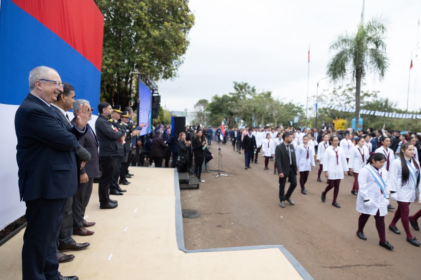 Misiones celebró el 25 de Mayo con un multitudinario acto y desfile cívico-militar en San Ignacio 2