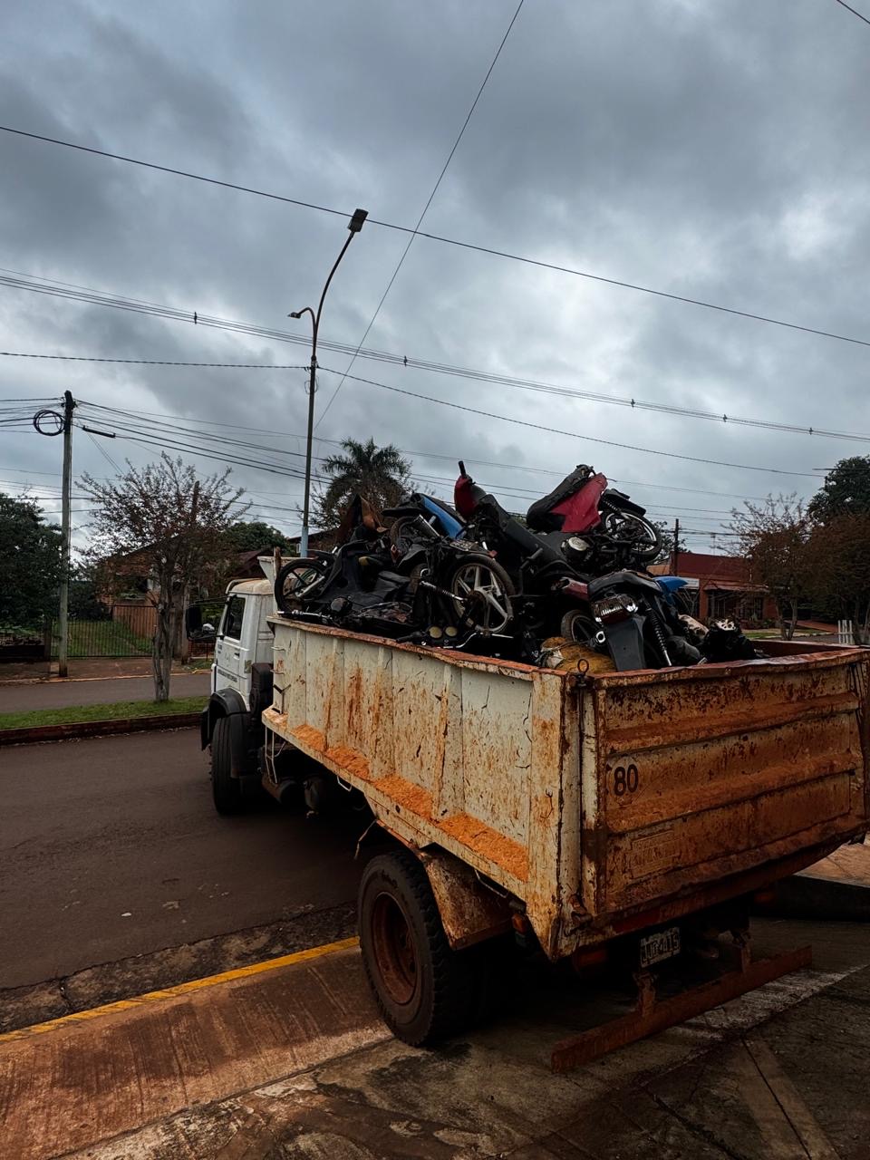 Norte de Misiones: retiraron más de 28 toneladas de chatarra y compactaron cerca 700 vehículos secuestrados 2