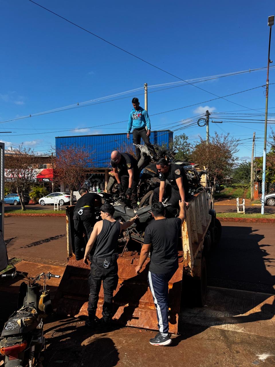 Norte de Misiones: retiraron más de 28 toneladas de chatarra y compactaron cerca 700 vehículos secuestrados 4