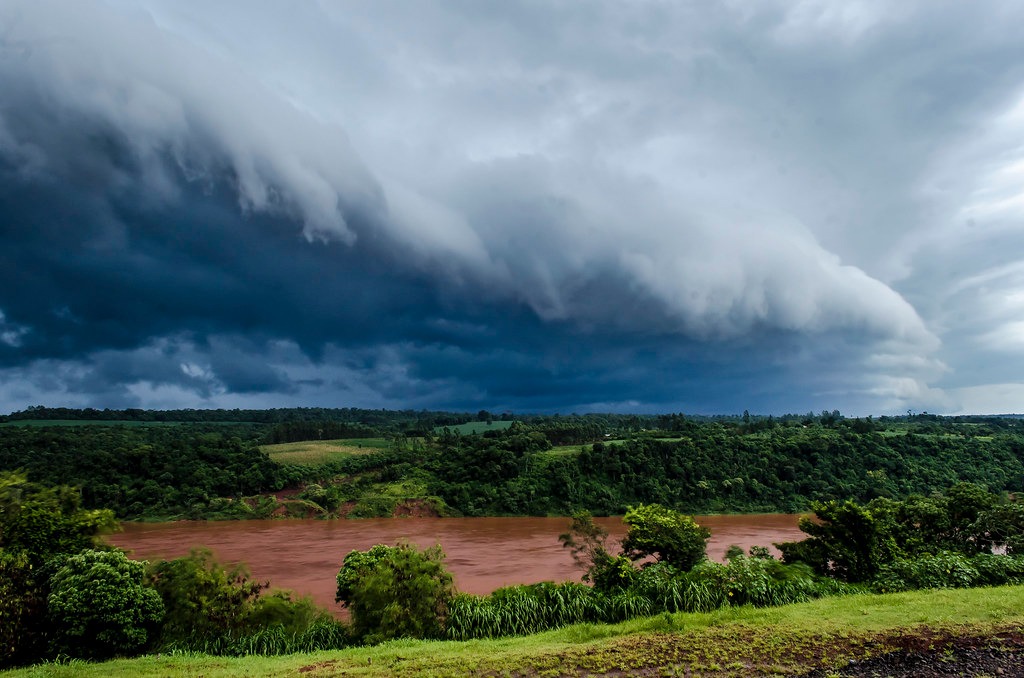 Advierten que "El Niño" traerá más lluvias y temporales en los próximos meses