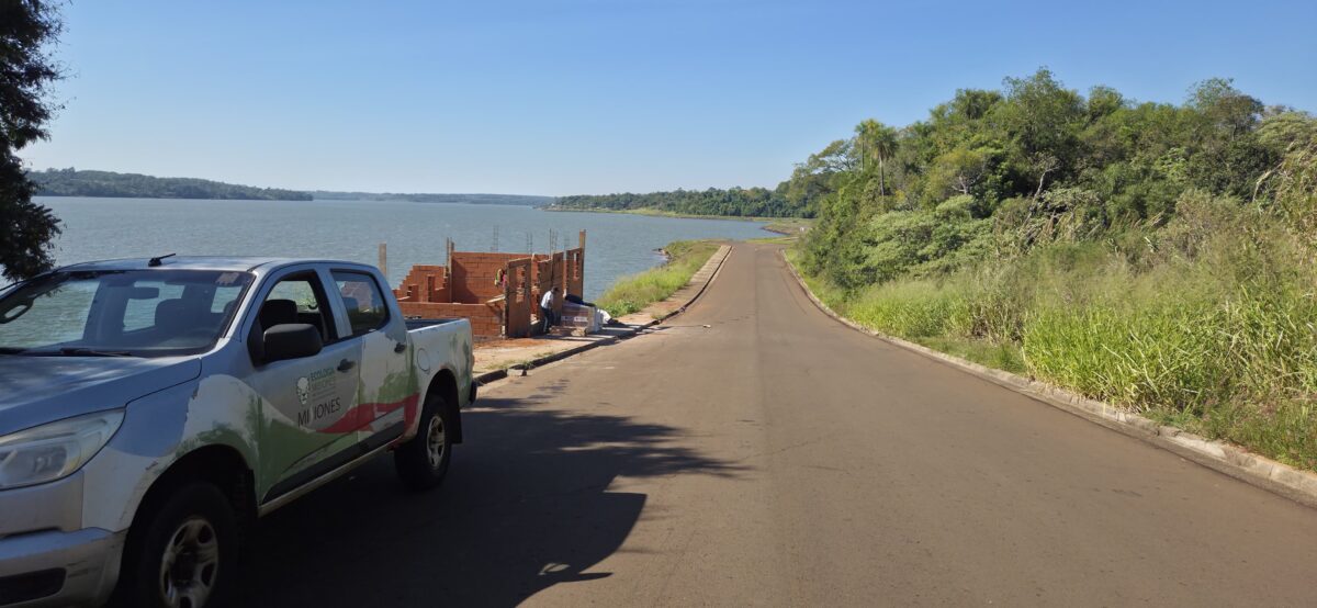 Ecología frenó una obra irregular sobre la costa del río Paraná en Candelaria 2