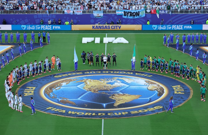 Fiesta argentina en Kansas: la Selección le ganó a Argelia con tres goles de Lionel Messi 2