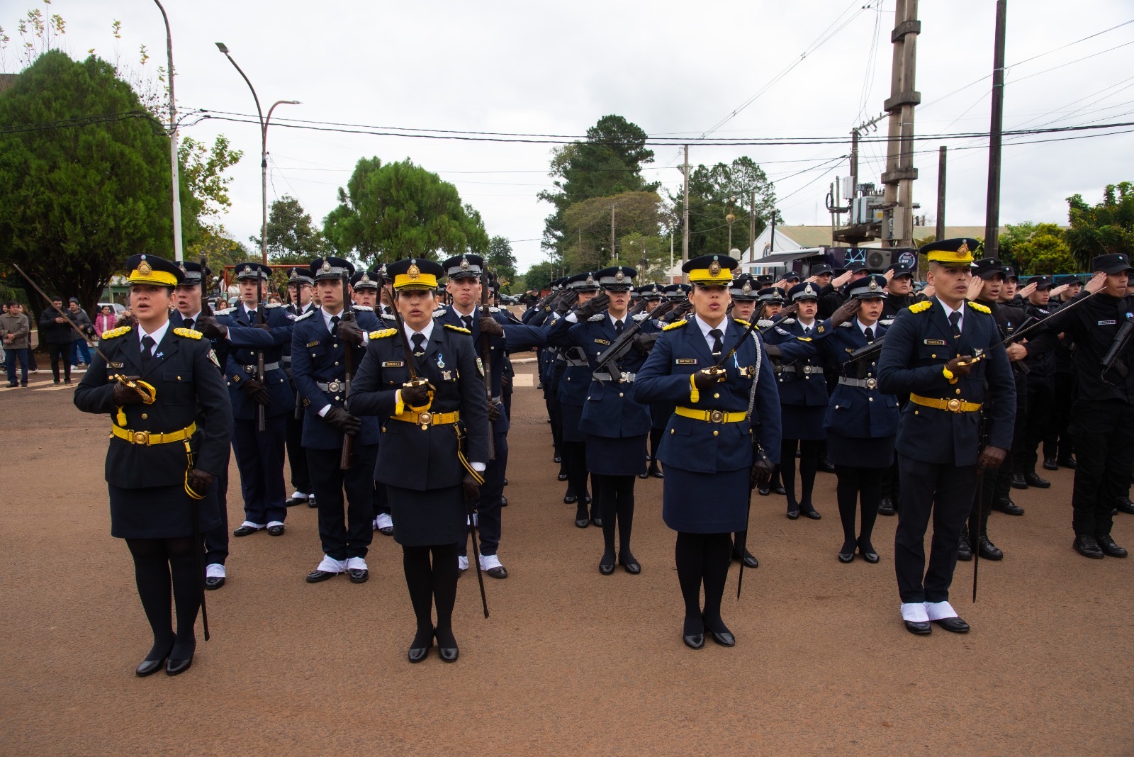 Más de 350 cadetes juraron fidelidad a la Bandera en una emotiva ceremonia en Candelaria 3