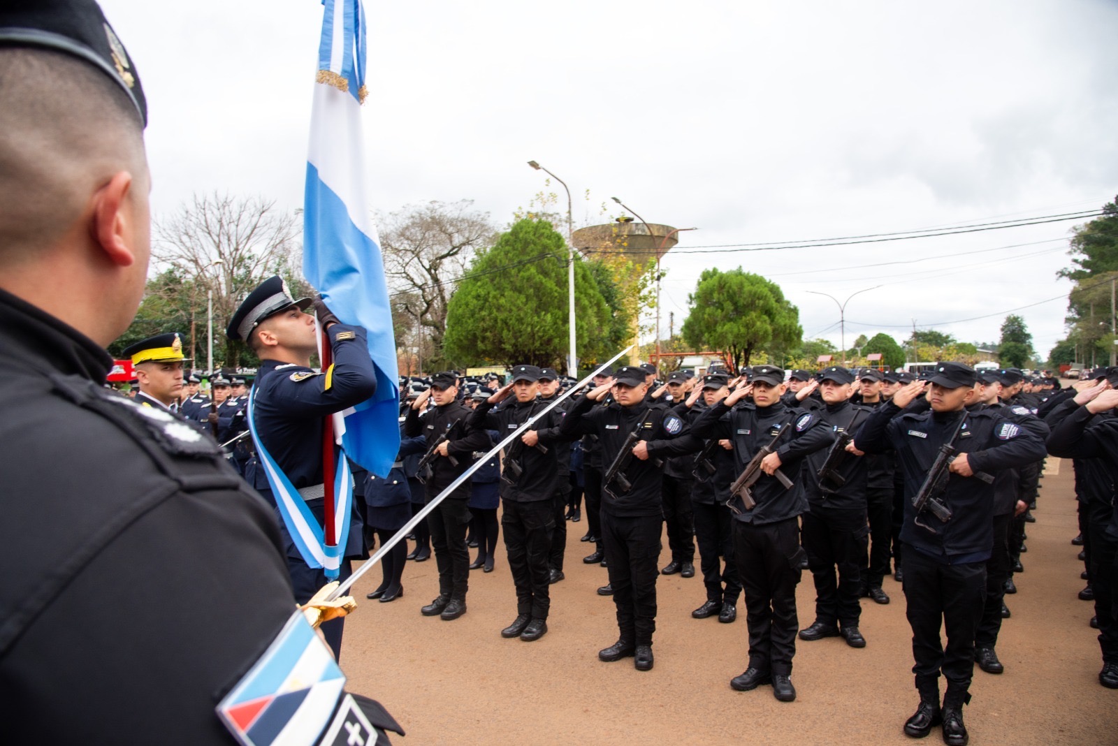 Más de 350 cadetes juraron fidelidad a la Bandera en una emotiva ceremonia en Candelaria 4