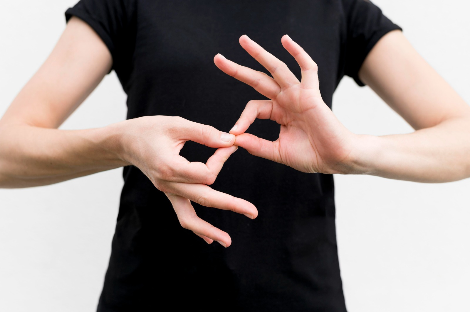 They invite you to the open talk about Argentine Sign Language
