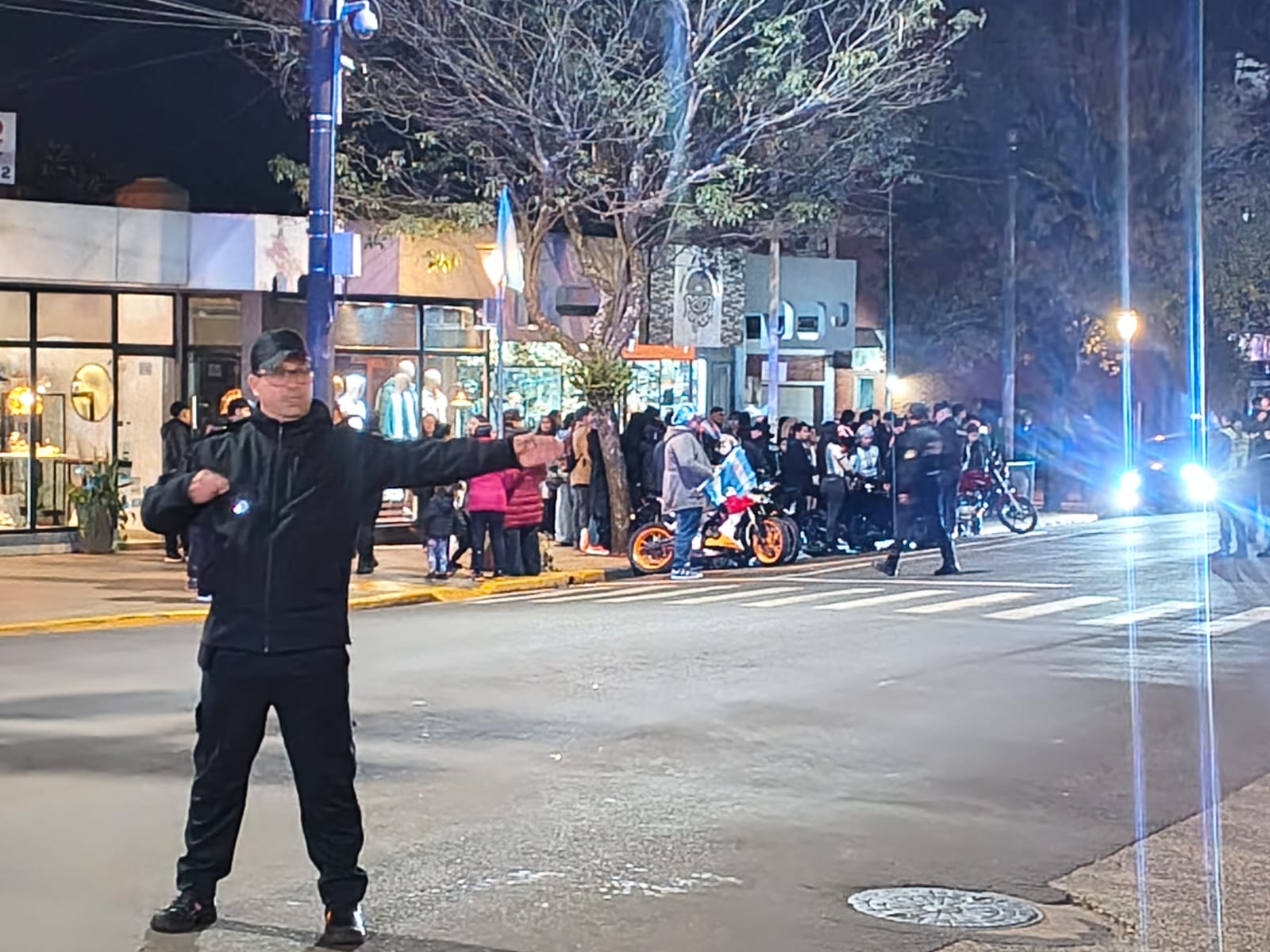     Amplio operativo policial acompañó los festejos por el triunfo de la Selección en Misiones  3