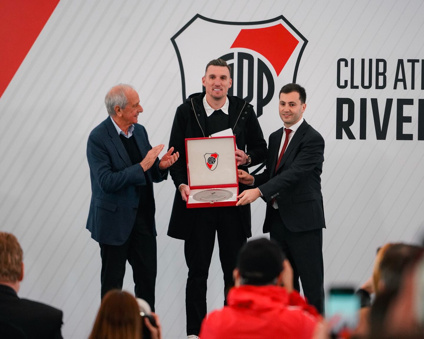 Entre lágrimas, Franco Armani se despidió de River con un discurso emotivo: “Nos volveremos a encontrar” 2