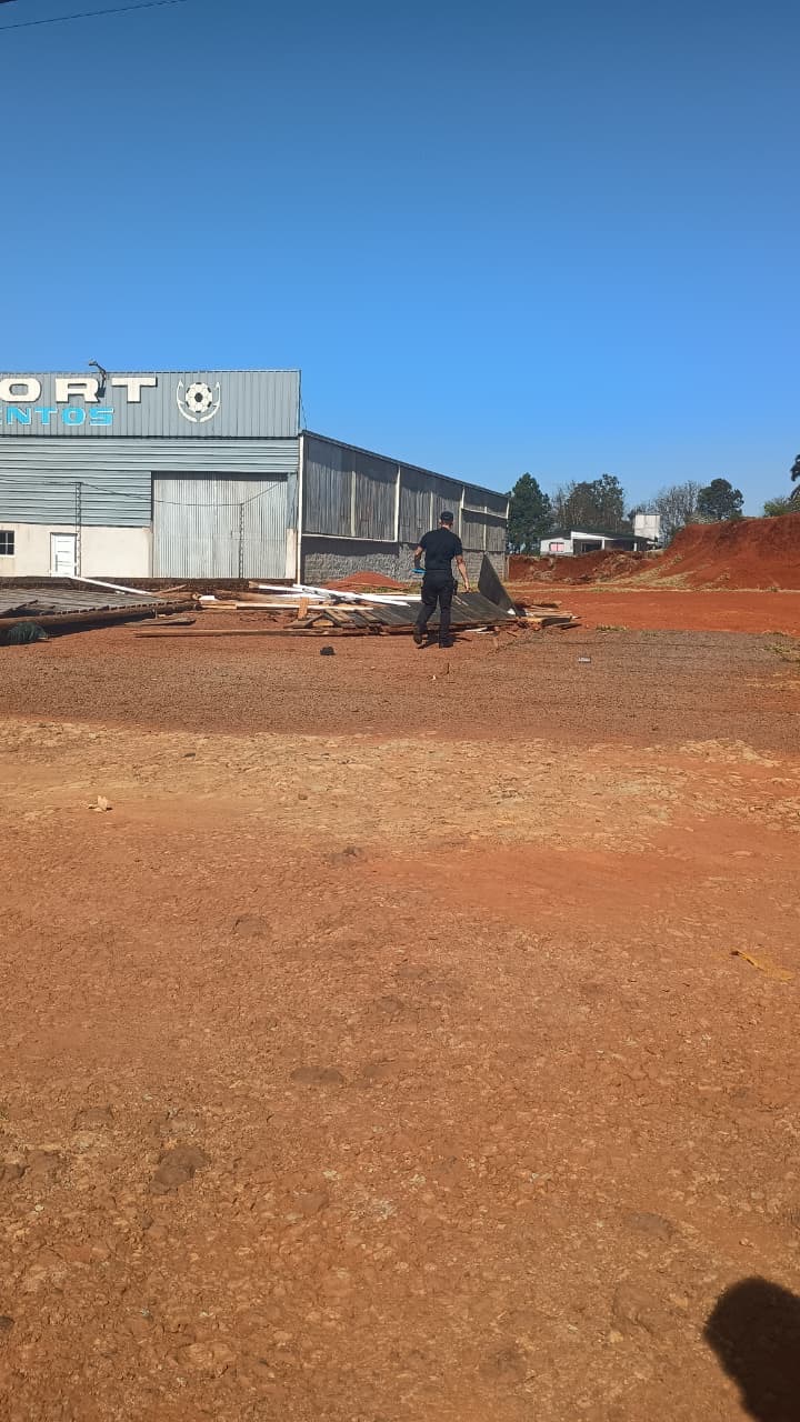 Fuertes ráfagas de viento causaron daños materiales en varias localidades de Misiones 5
