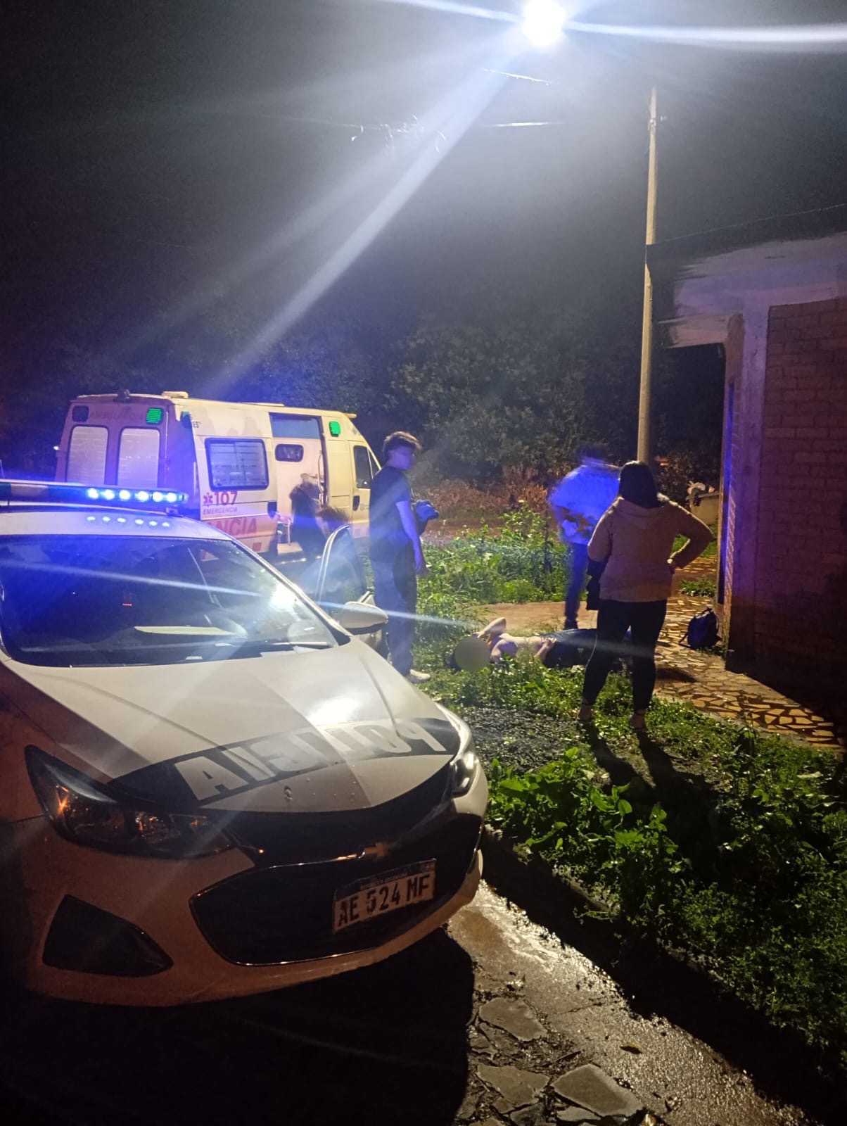  Una adolescente resultó herida tras caer desde el primer piso de una vivienda en Montecarlo