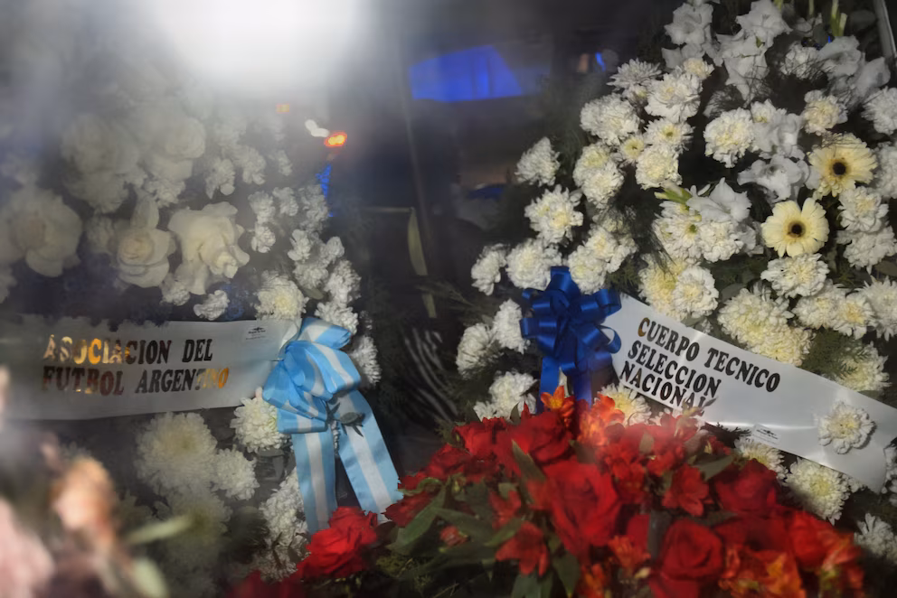 En una ceremonia íntima y con un fuerte operativo policial, Lionel Messi despide junto a su familia a su papá Jorge en un cementerio de Rosario 3