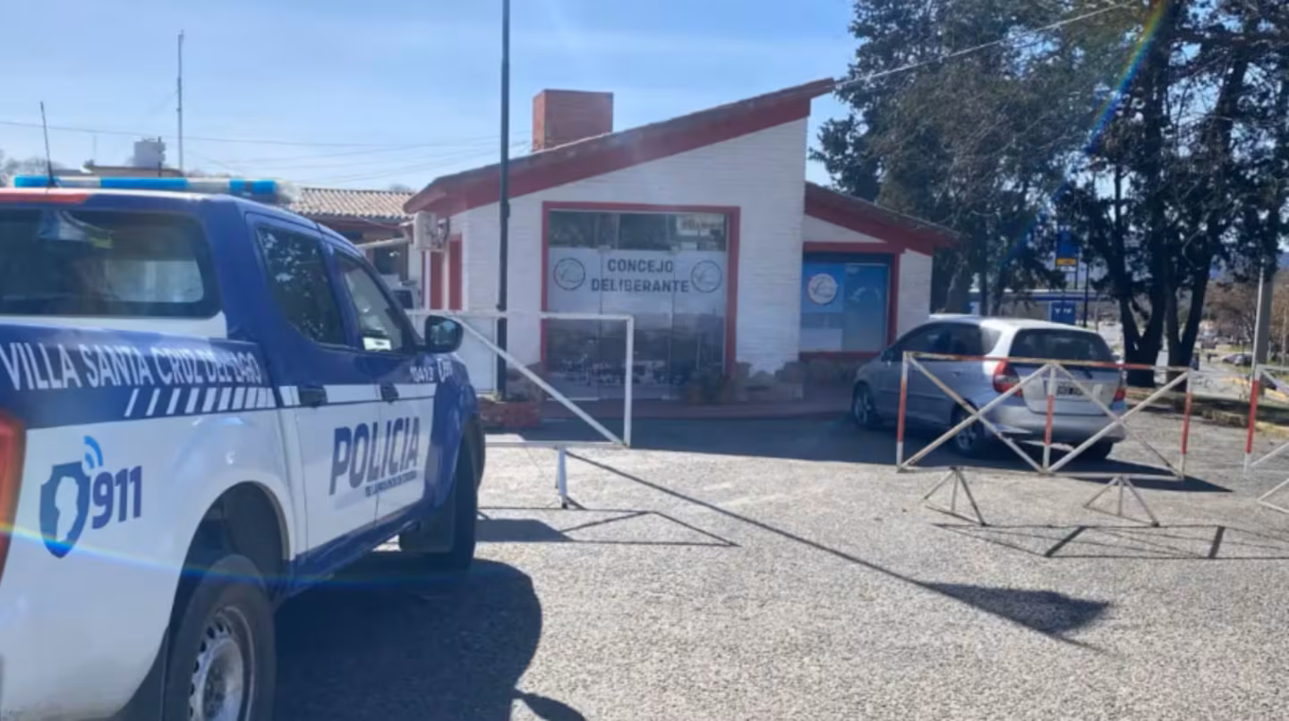 Córdoba: una intendenta interina fue desplazada, se negó a abandonar su cargo y estuvo atrincherada en la municipalidad 2