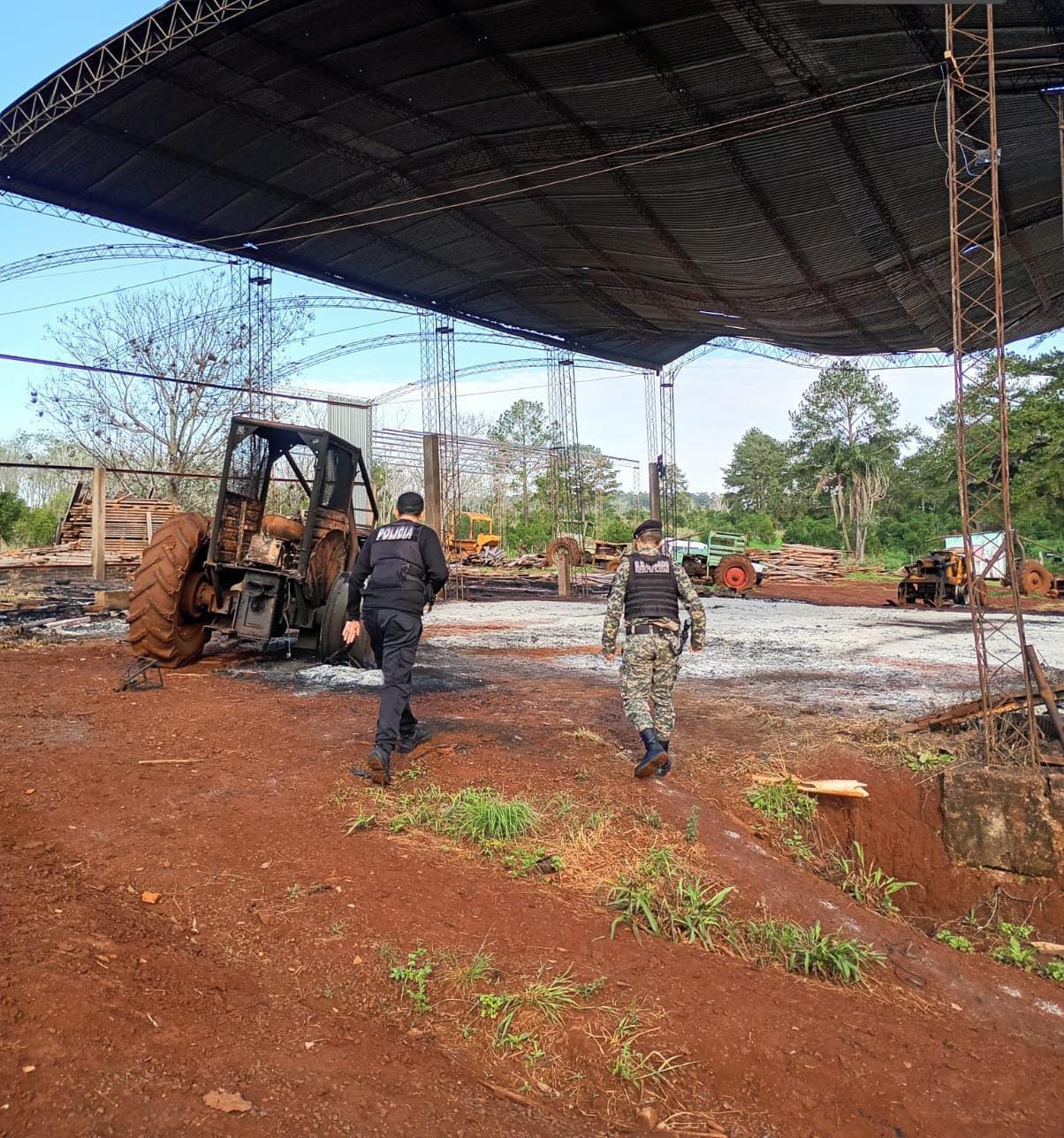Investigan el incendio de un galpón forestal en Colonia Delicia tras hallar restos de combustible 3