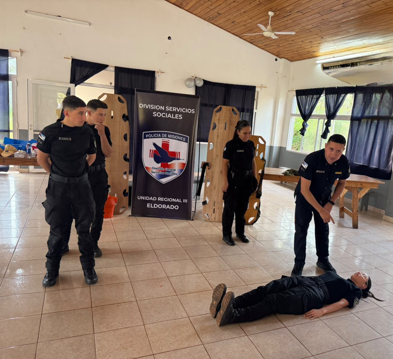 Policías de Eldorado se capacitaron en primeros auxilios para responder ante emergencias 3