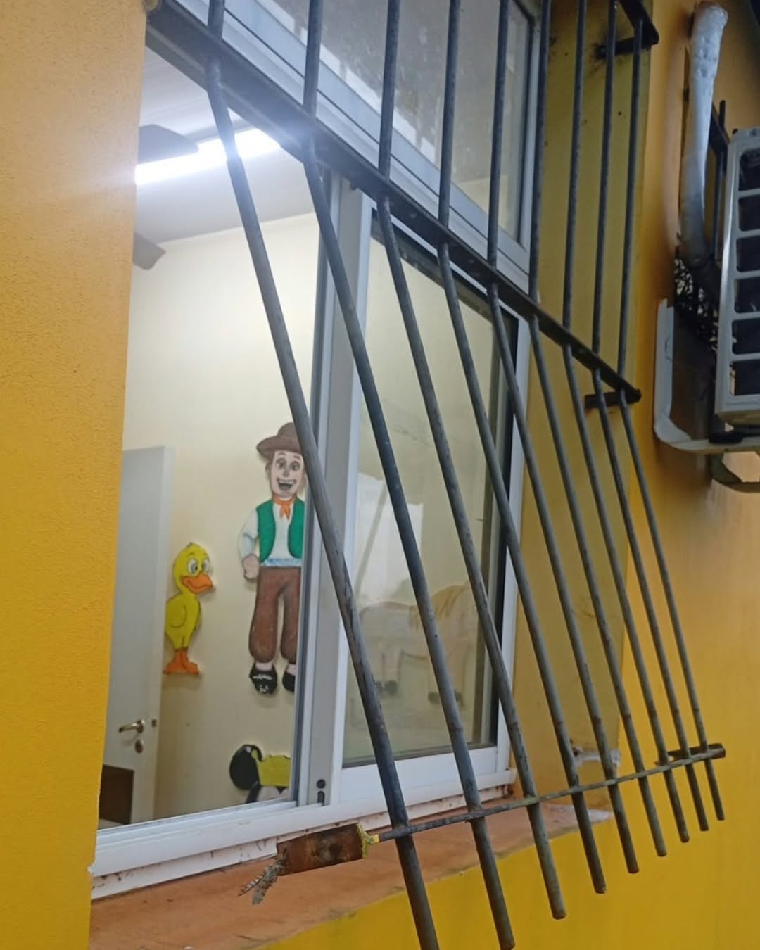 Eldorado: robaron una computadora, una tablet y medicamentos del CAPS del barrio Los Lapachos 4