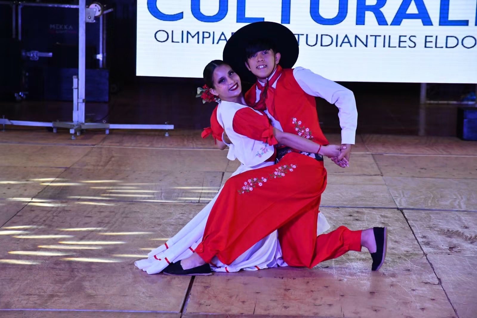 Inter Culturales 2026: la danza reunió a estudiantes de Eldorado en una jornada de tradición y talento 2