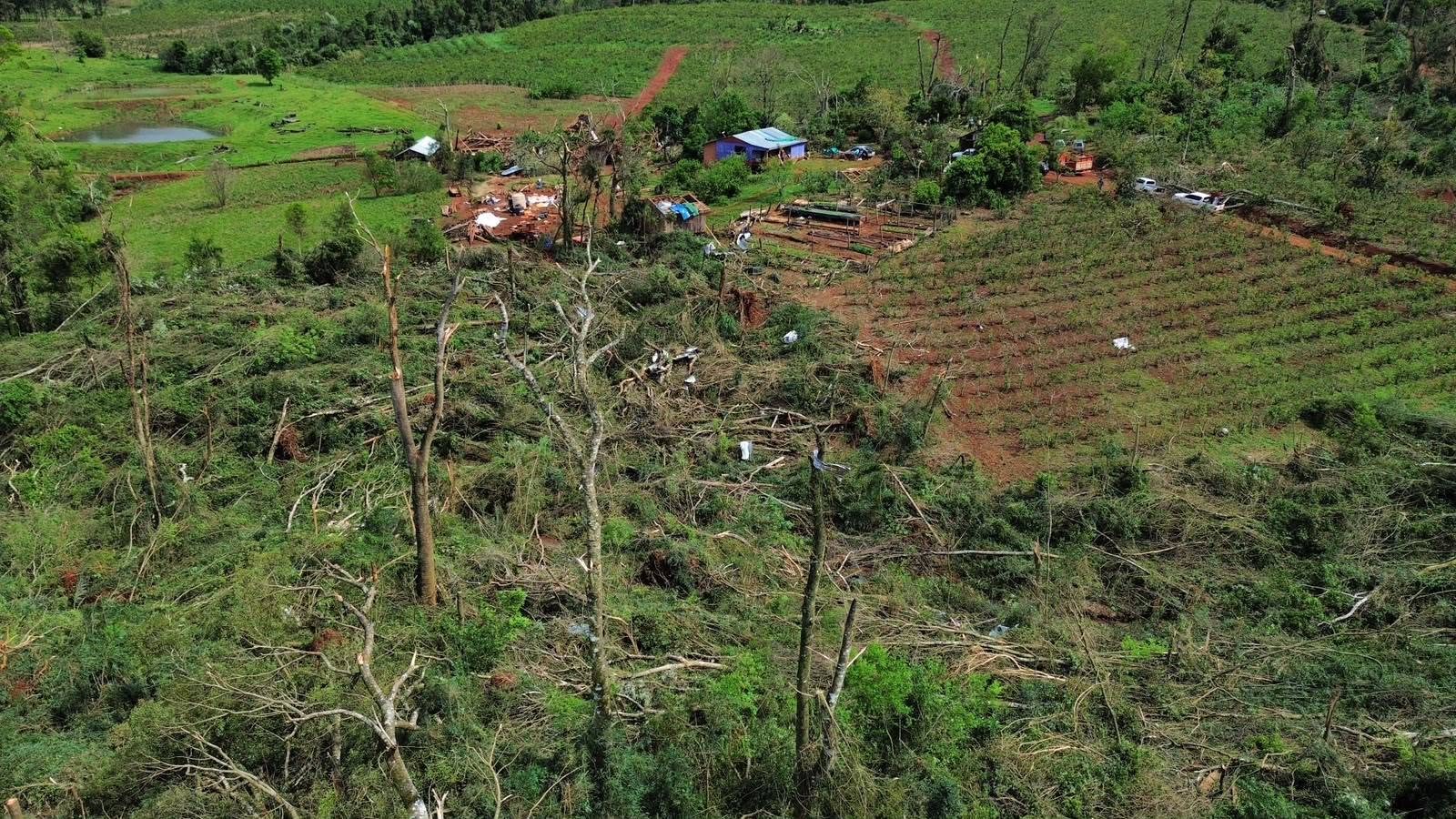 La Escuela 482 de Cruce Caballero impulsa una colecta para las familias afectadas por el tornado: “Quedaron sin nada y necesitan nuestra ayuda” 5