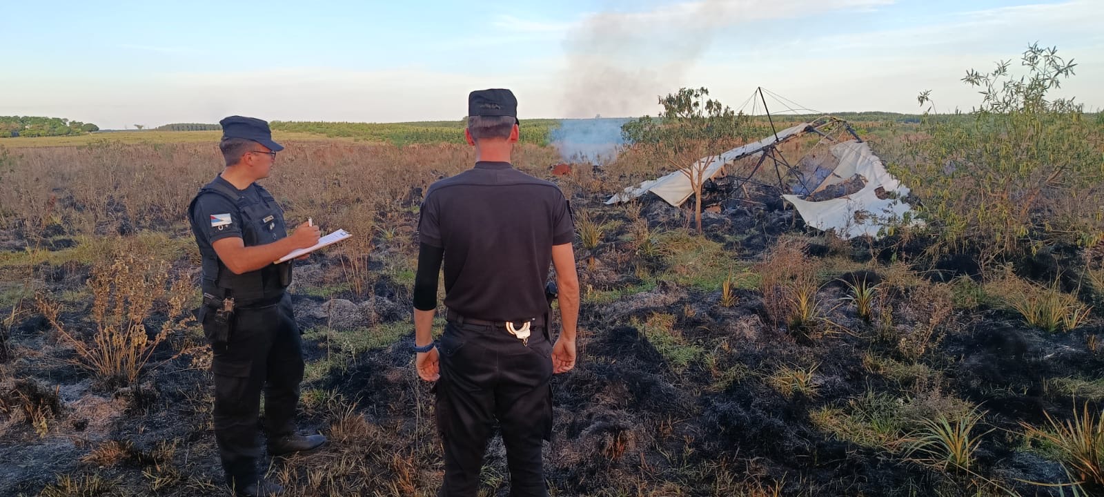 Tragedia en Posadas: Murió un hombre tras impactar con un ala delta contra cables eléctricos 2
