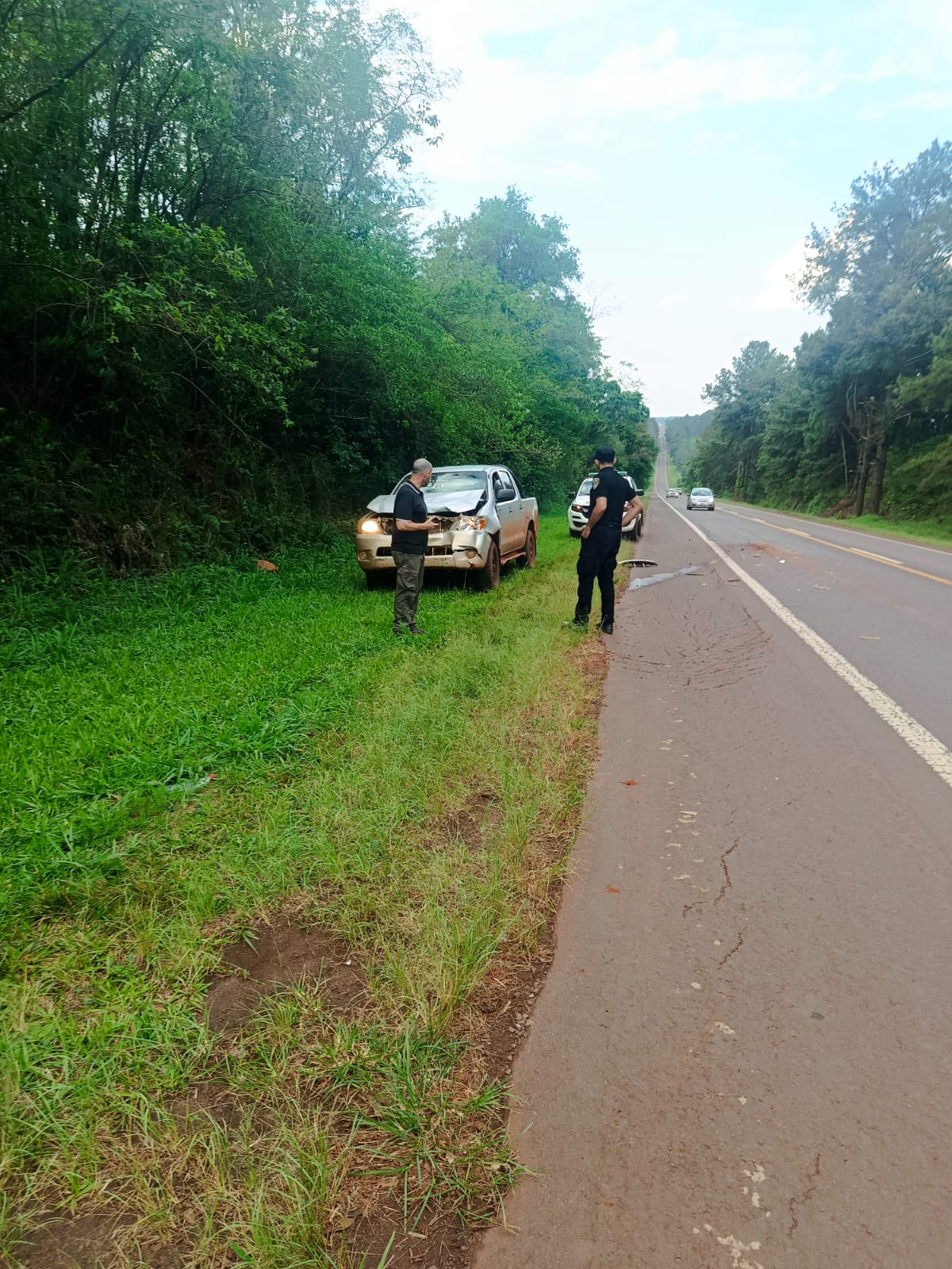 Triple choque en cadena sobre la Ruta Nacional 12 en Puerto Libertad 4