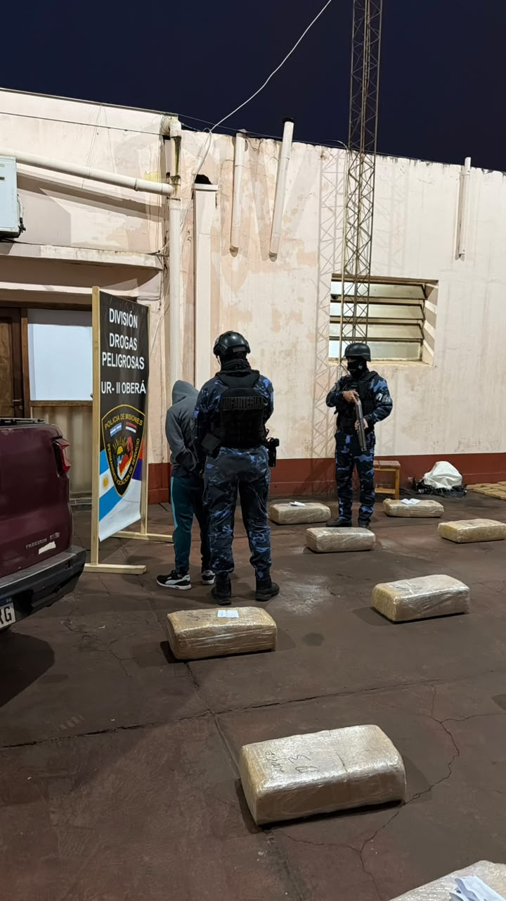 La Policía interceptó una camioneta con 750 kilos de marihuana y detuvo a un joven en Oberá 3