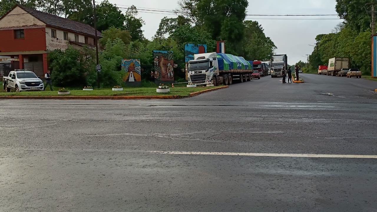 Montecarlo y Puerto Piray permanecerán aislados por el corte de ruta: “Es un peligro que pasen vehículos por ahí” 3